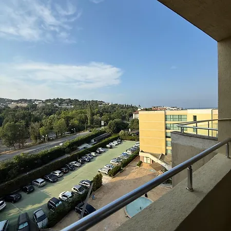 Elena Place Apartment *